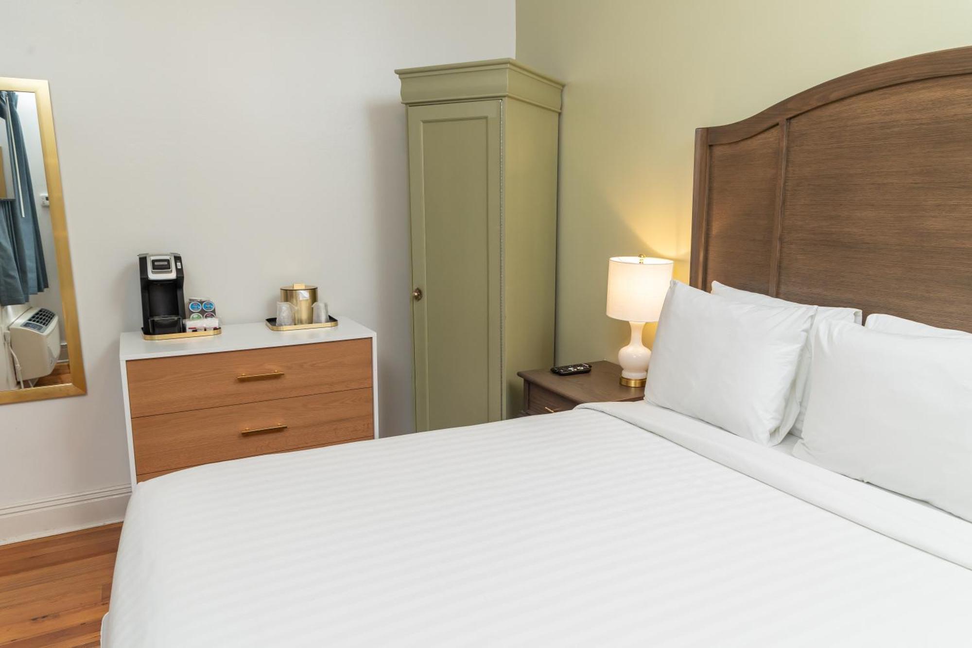 Lamothe House Hotel A French Quarter Guest Houses Property Новий Орлеан Екстер'єр фото